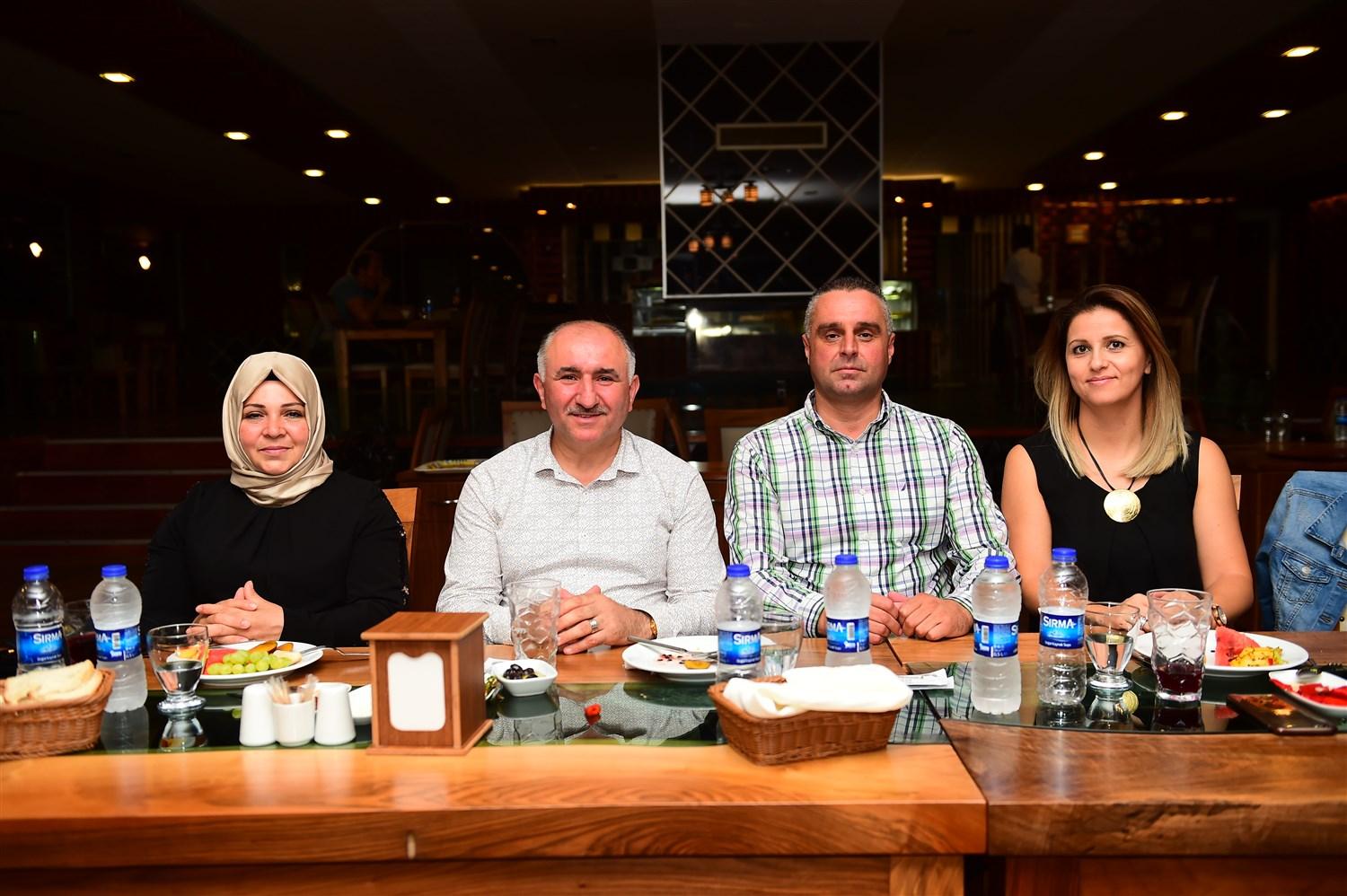 BAŞKAN ÇAĞLAYAN KARDEŞ ŞEHİR BELEDİYE BAŞKANI VE HEYETİNE AKŞAM YEMEĞİ VERDİ 