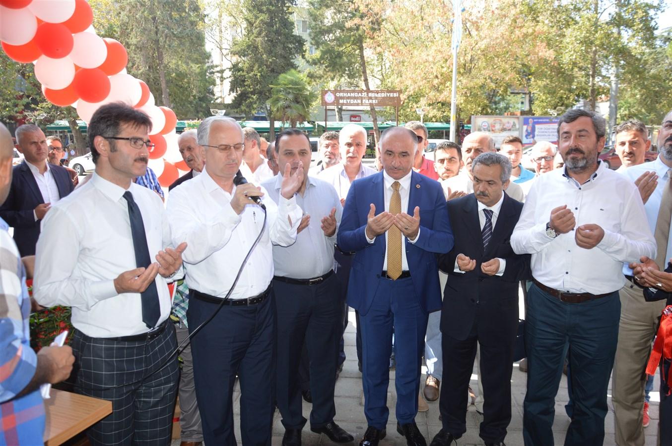 BAŞKAN ÇAĞLAYAN GÖÇMEN BÖREKÇİSİNİN AÇILIŞINA KATILDI 