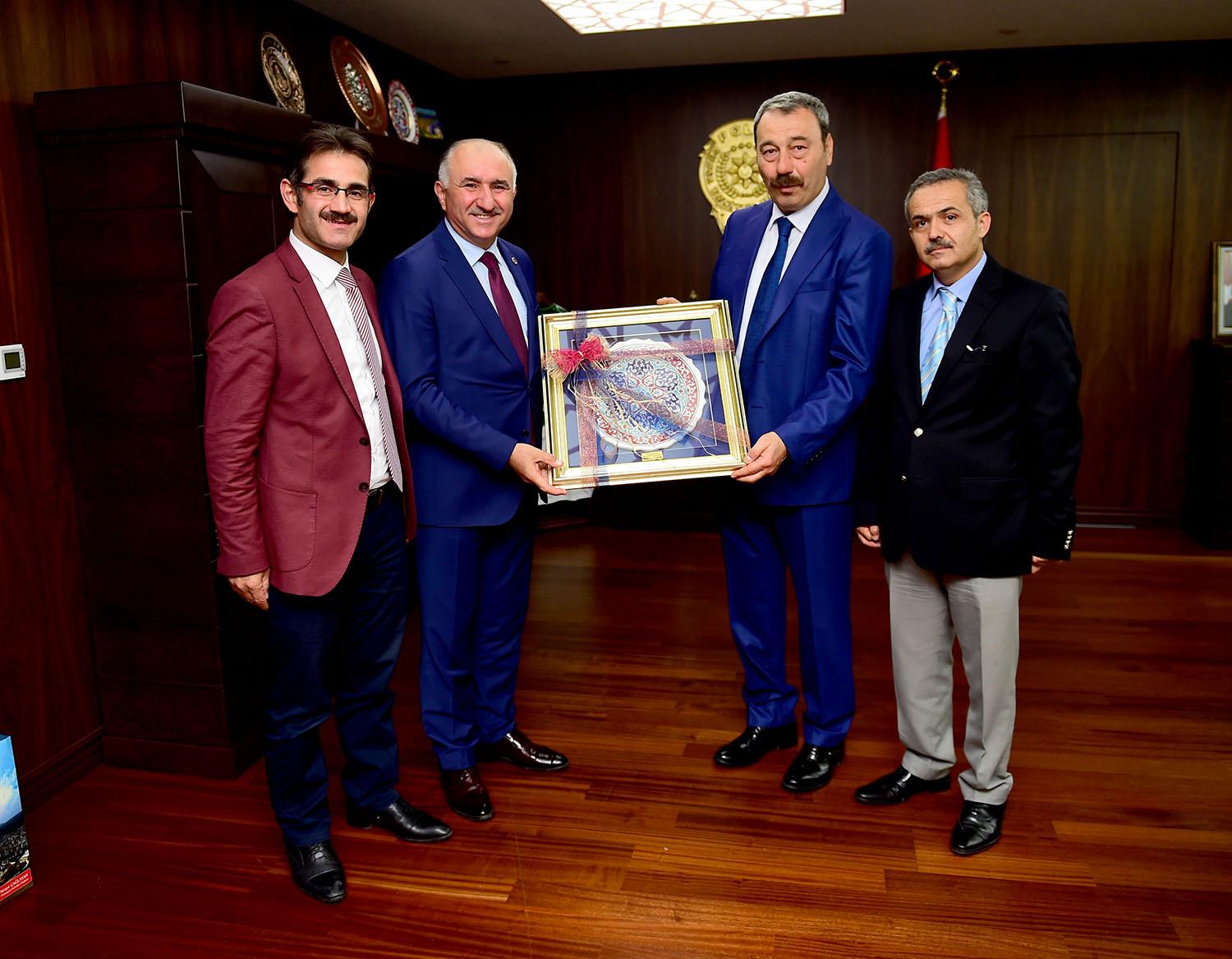 YENİ İL EMNİYET MÜDÜRÜ'NE HAYIRLI OLSUN ZİYARETİ 