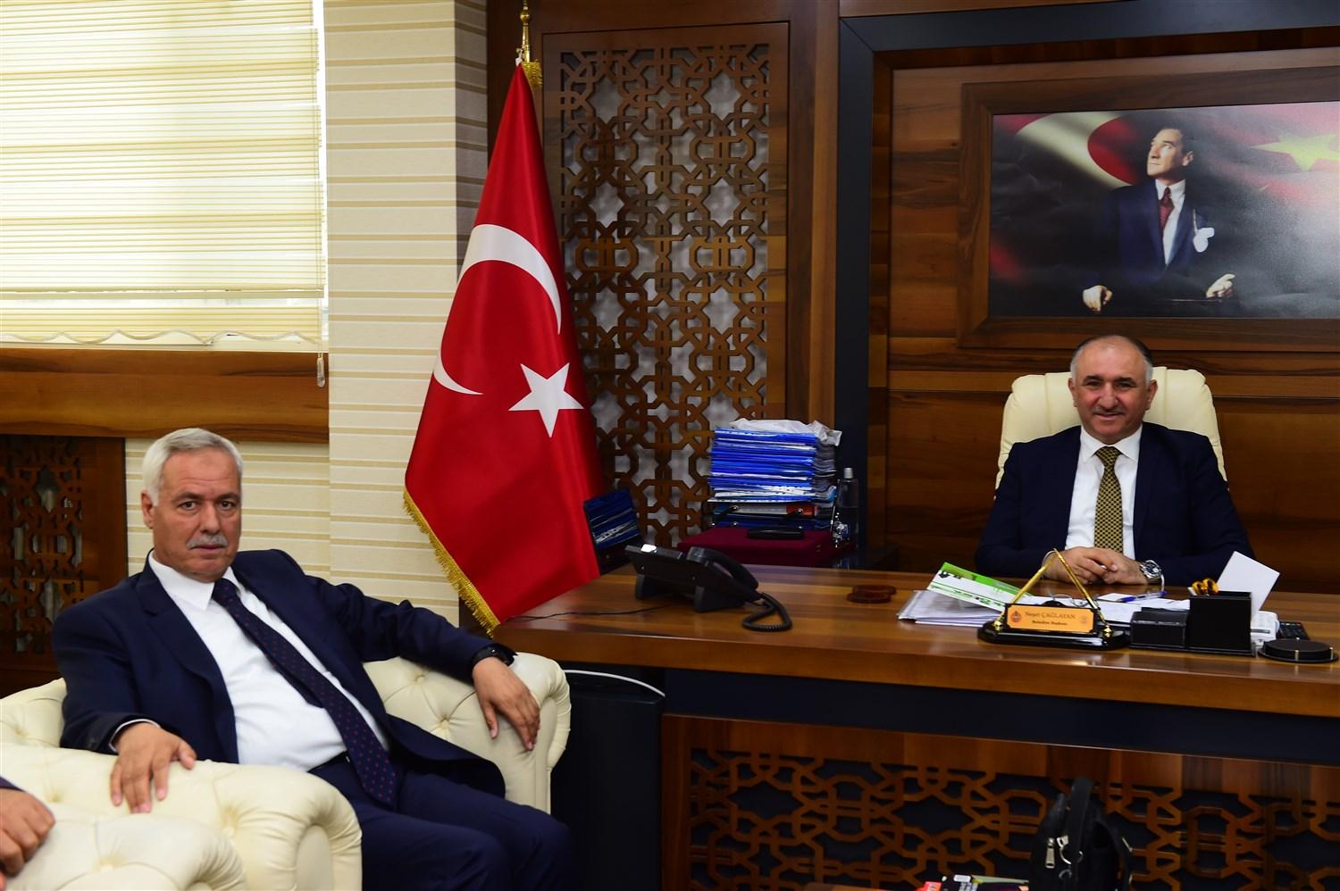 BAŞKAN ÇAĞLAYAN BAKAN DANIŞMANINI AĞIRLADI 