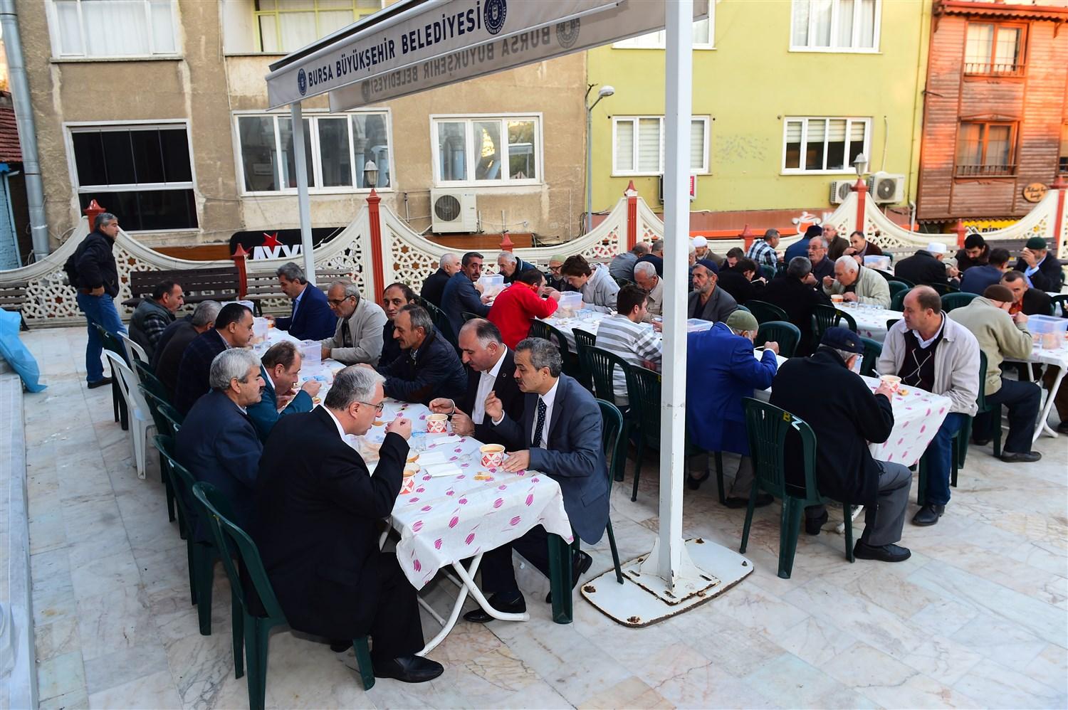 ŞEHİTLER İÇİN KURAN-I KERİM, DUA VE CEMAATLE KAHVALTI BULUŞMASI 