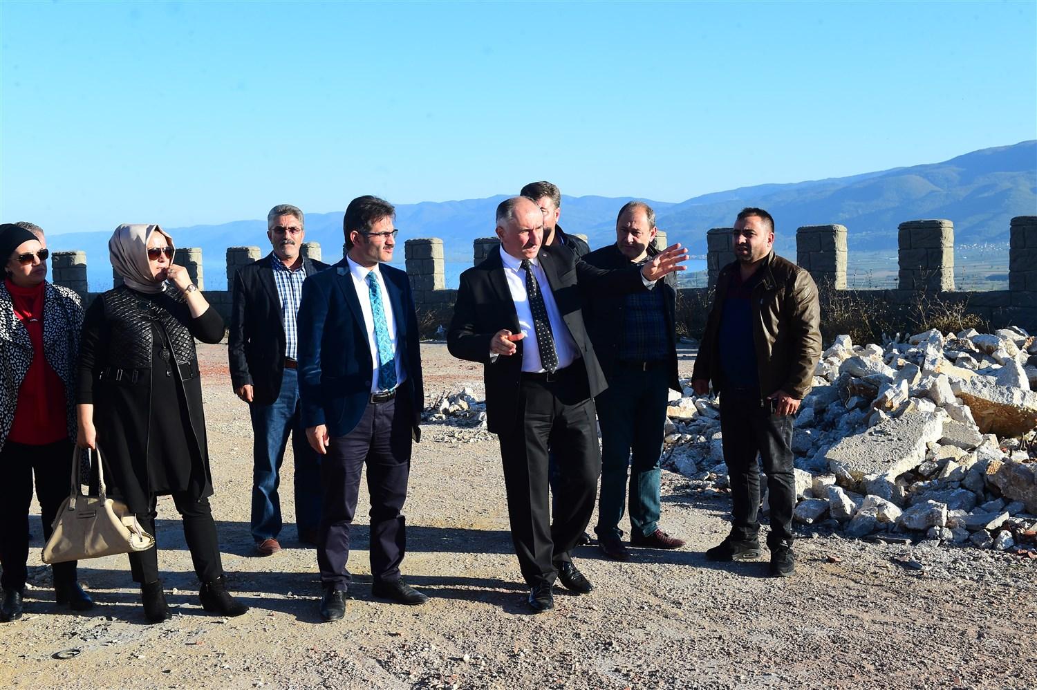 BAŞKAN ÇAĞLAYAN MECLİS ÜYELERİ İLE DEVAM EDEN ÇALIŞMALARI GEZDİ 