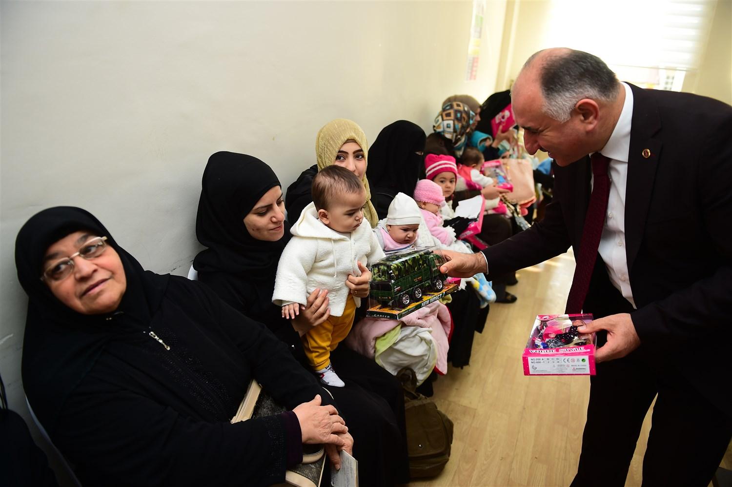 BELEDİYE VE İLÇE SAĞLIK MÜDÜRLÜĞÜ’NDEN MÜLTECİ ÇOCUKLARA AŞI KAMPANYASI 