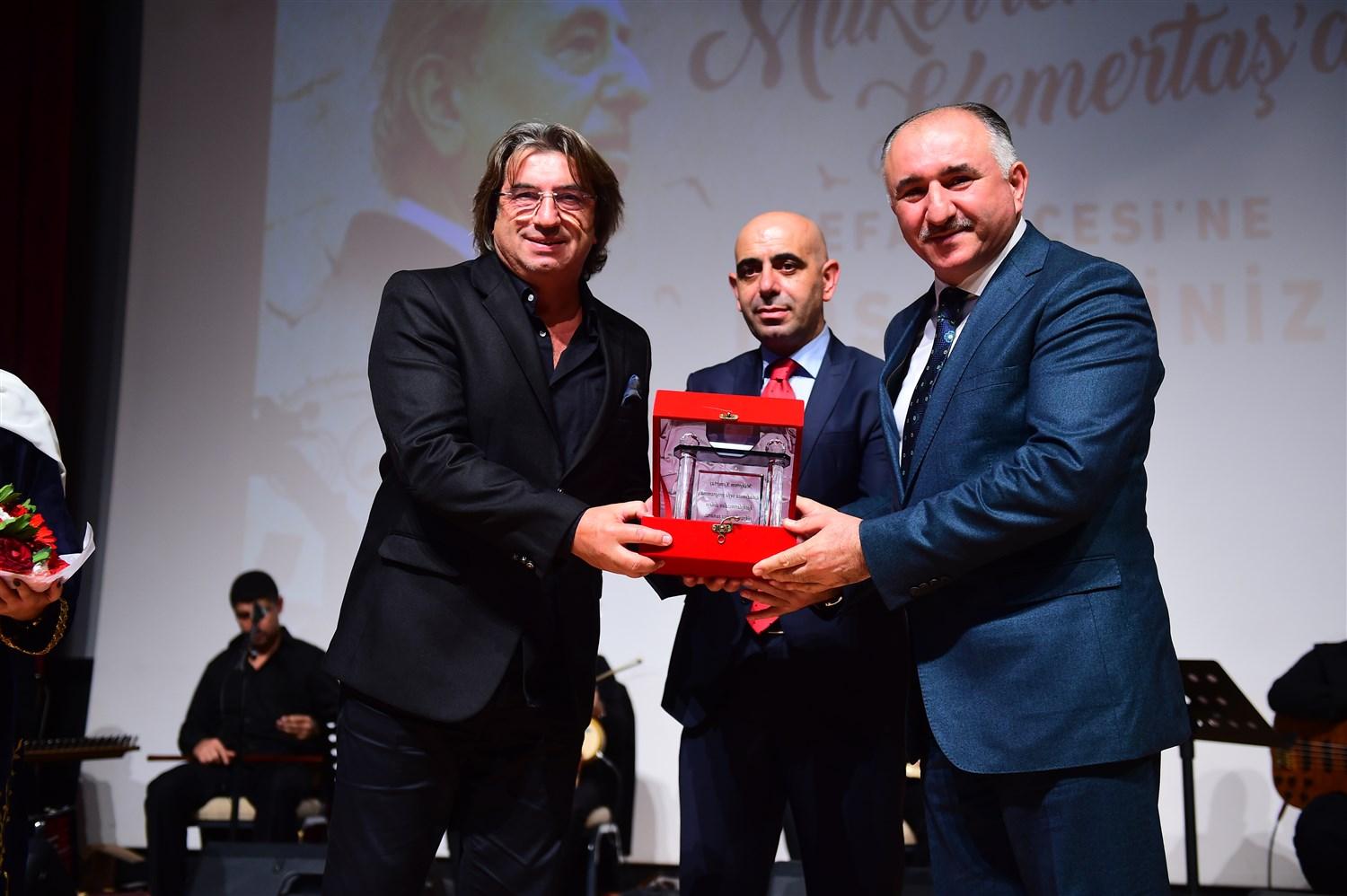 BAŞKAN ÇAĞLAYAN BÜYÜK USTAYA SAYGI GECESİNE KATILDI 