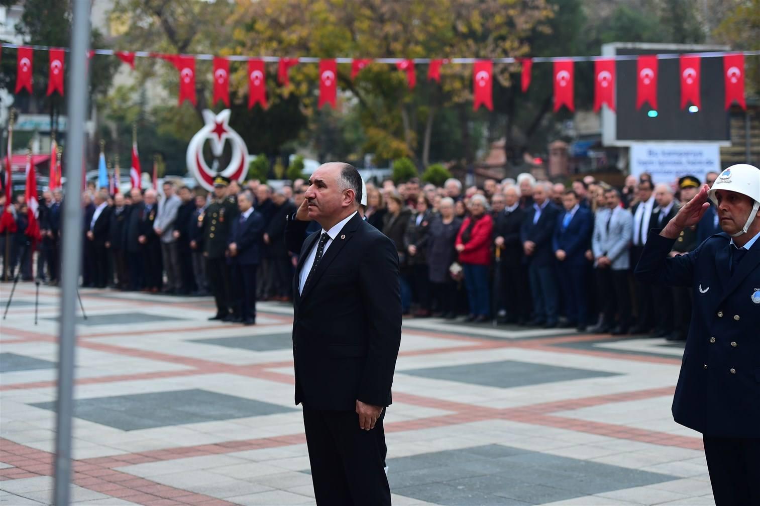 SAAT 09:05'DE SAYGI VE MİNNETLE 