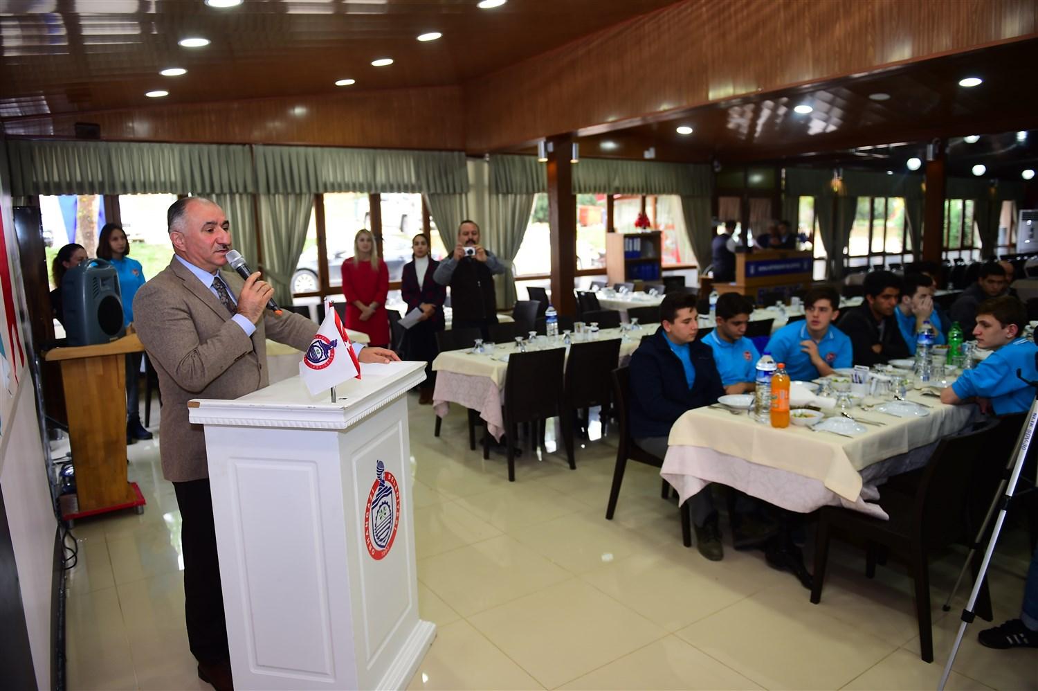 BAŞKAN ÇAĞLAYAN 15 TEMMUZ ŞEHİTLER ANADOLU LİSESİ ÖĞRENCİLERİ İLE BULUŞTU 