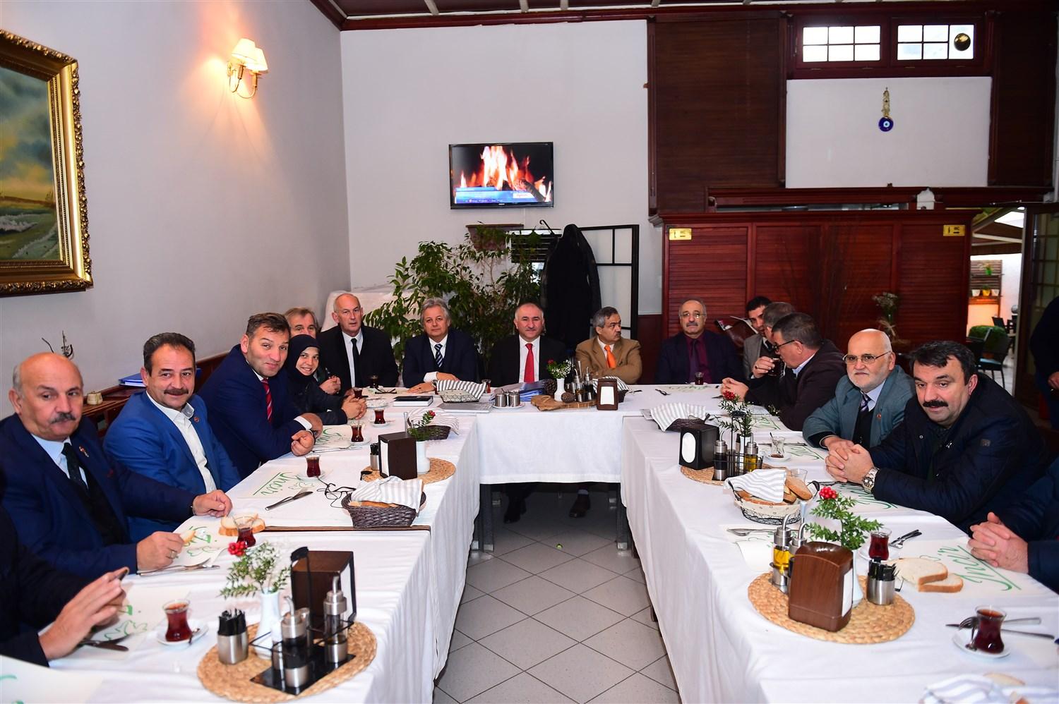 BAŞKAN ÇAĞLAYAN 2017 YILININ SON MUHTARLAR TOPLANTISINI GERÇEKLEŞTİRDİ 