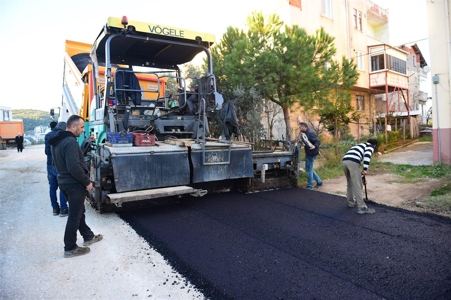 SICAK ASFALT ÇALIŞMALARI ŞAHİN TEPESİ BÖLGESİNDE DEVAM EDİYOR 