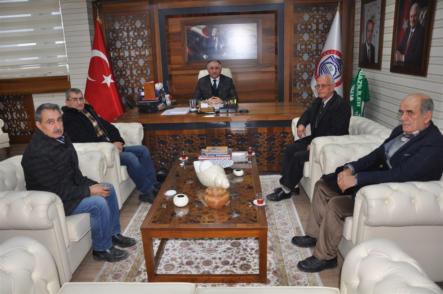 BAŞKAN ÇAĞLAYAN GAZİLER DERNEĞİ YÖNETİCİLERİNİ AĞIRLADI 