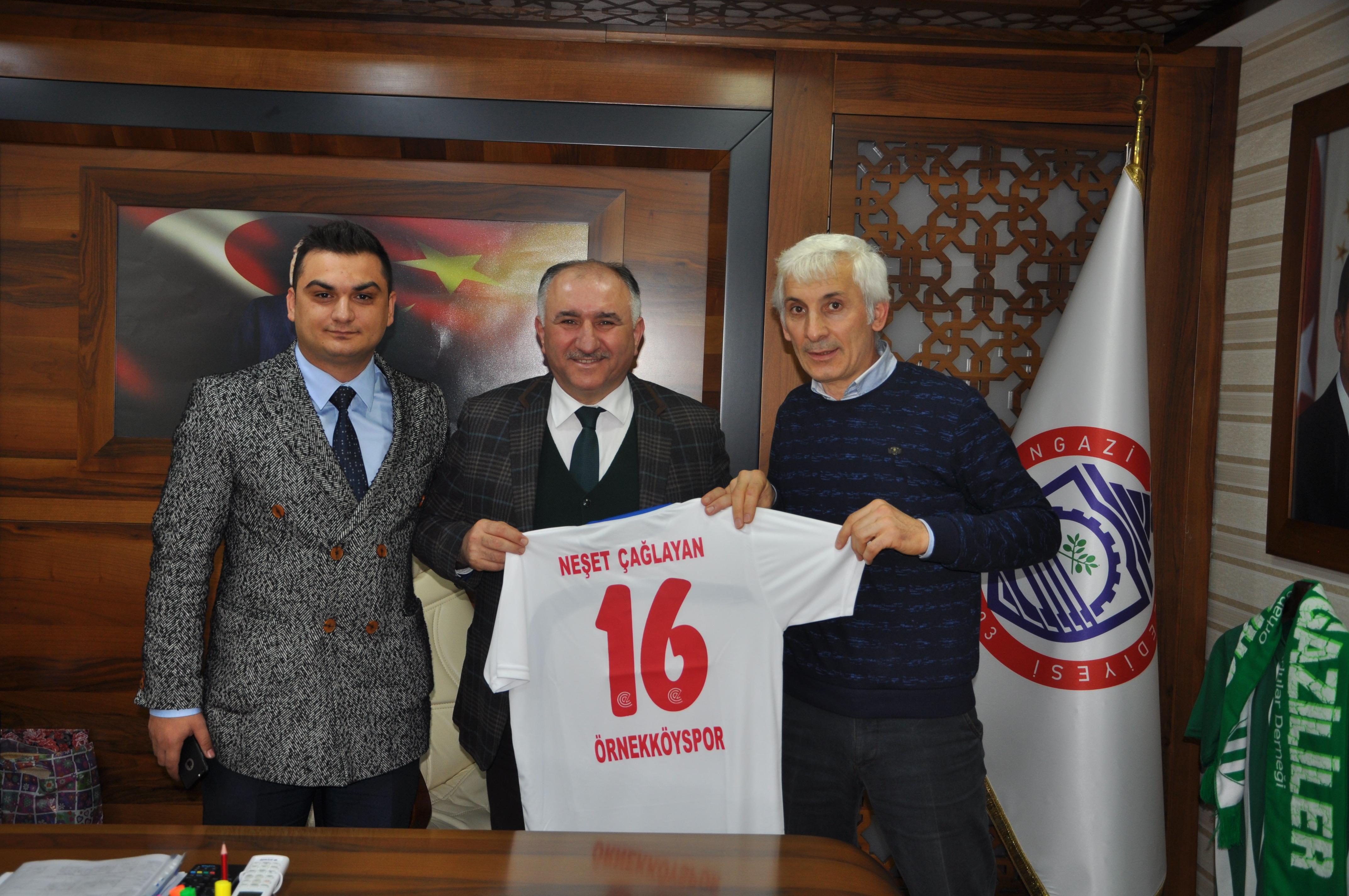 ÖRNEKKÖYSPOR’DAN BAŞKAN ÇAĞLAYAN’A ZİYARET 
