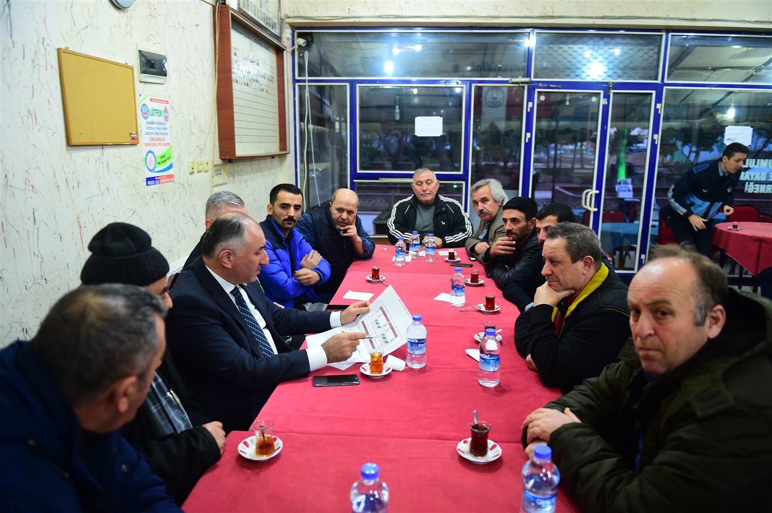 BAŞKAN ÇAĞLAYAN ALİS YÜRÜYÜŞ YOLU ESNAFI İLE BULUŞTU 