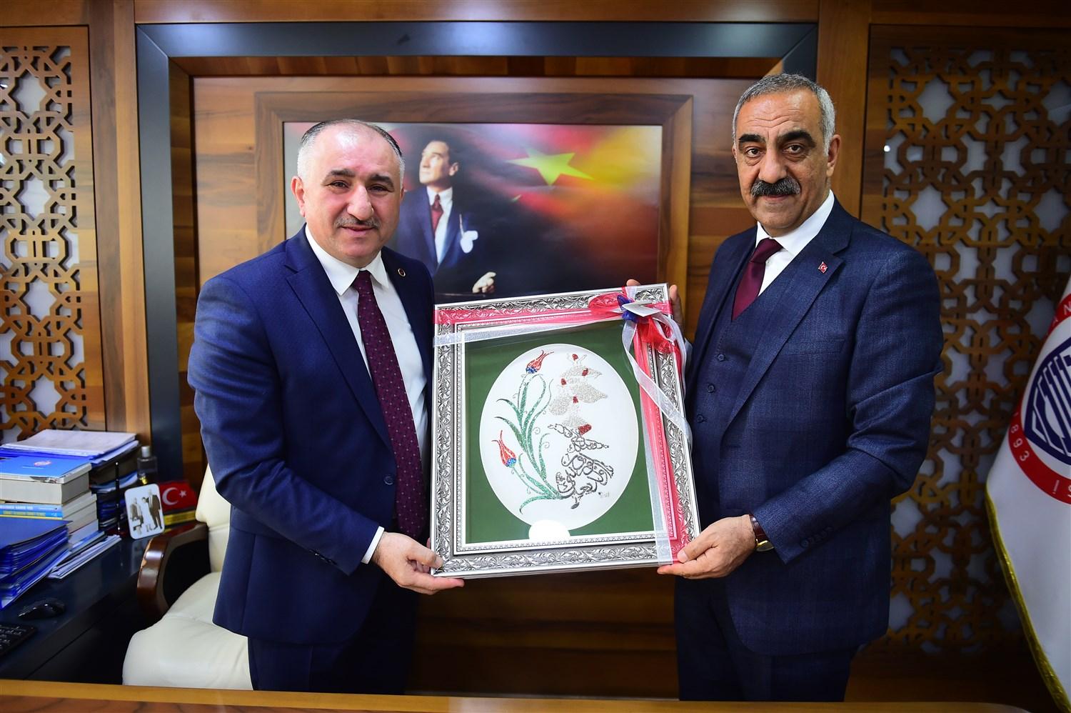 BAŞKAN ÇAĞLAYAN KARDEŞ BELEDİYE HİLVAN BELEDİYE BAŞKANINI AĞIRLADI 