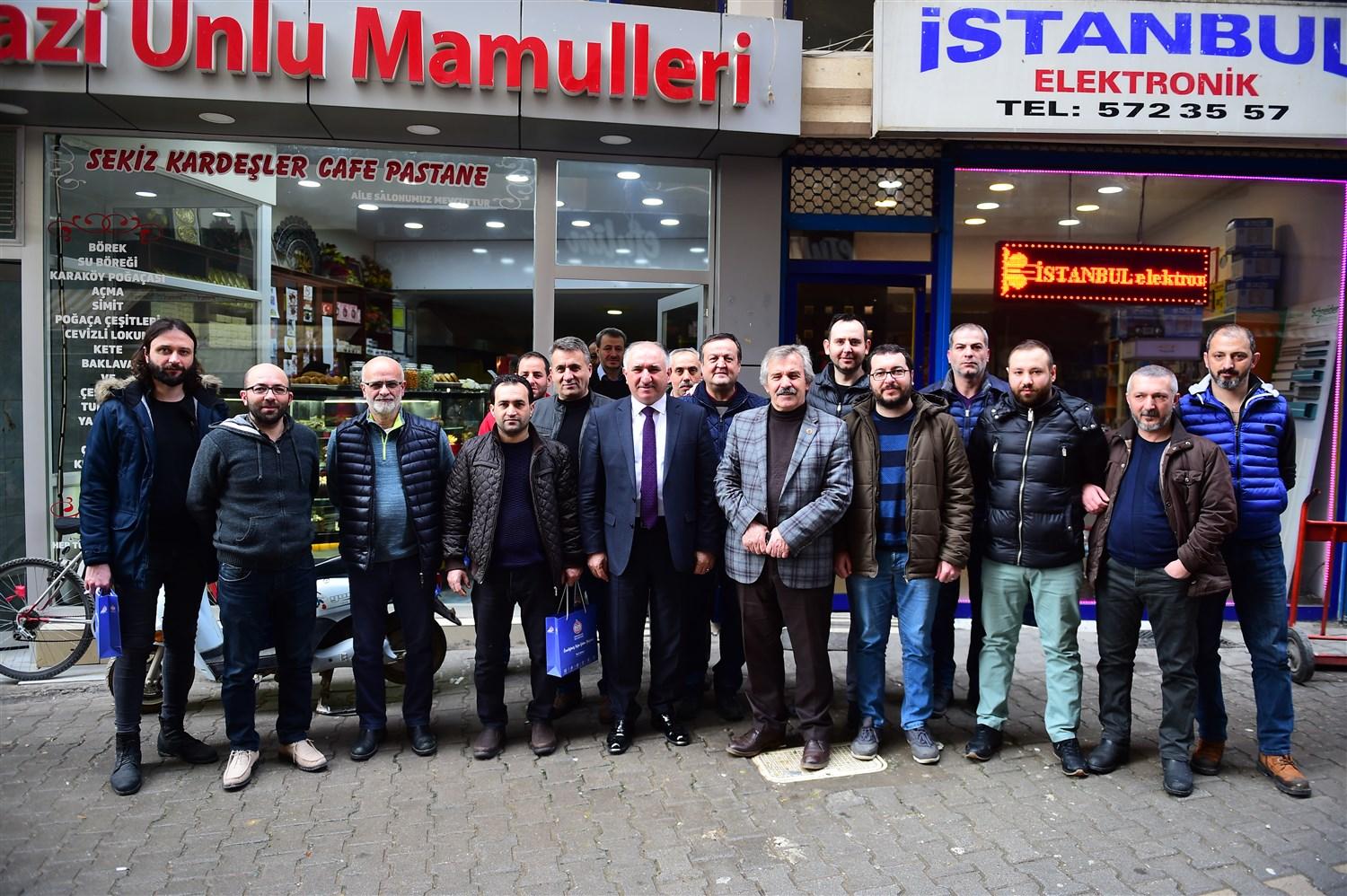 BAŞKAN ÇAĞLAYAN ÖRNEK SOKAK ESNAFINI DİNLEDİ 