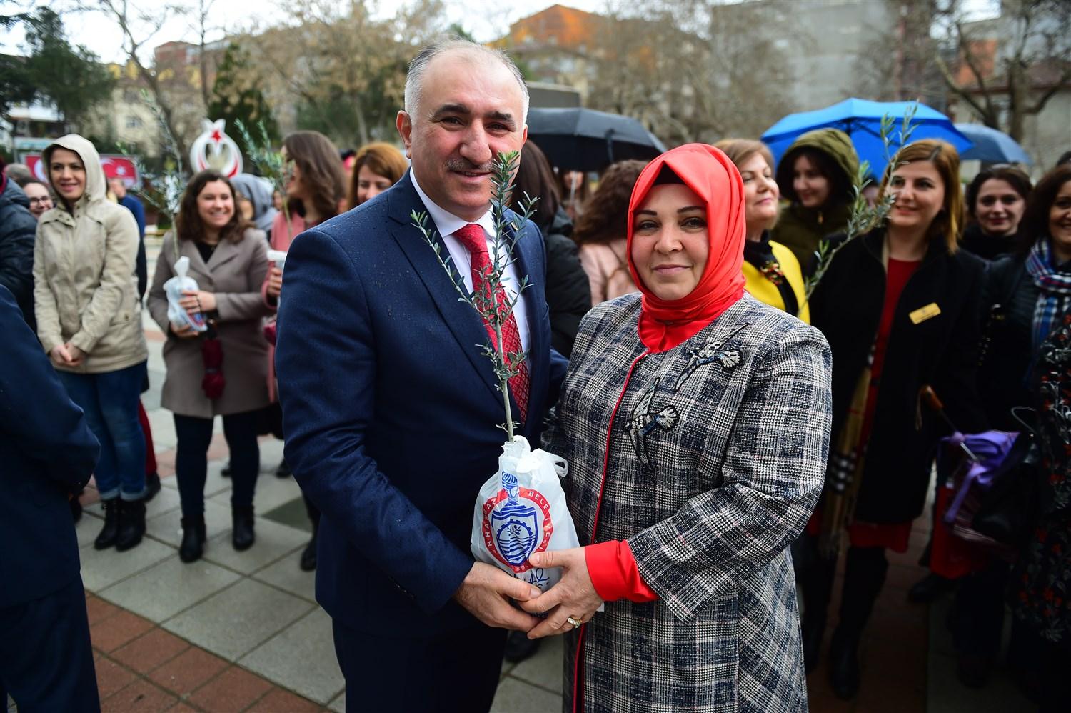 KADINLAR GÜNÜNE ÖZEL KUTLAMA 