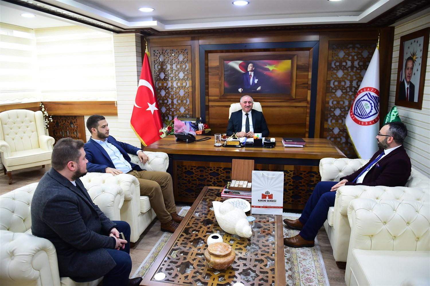 KANUNİ DERNEĞİNDEN BAŞKAN ÇAĞLAYAN'Â ZİYARET 