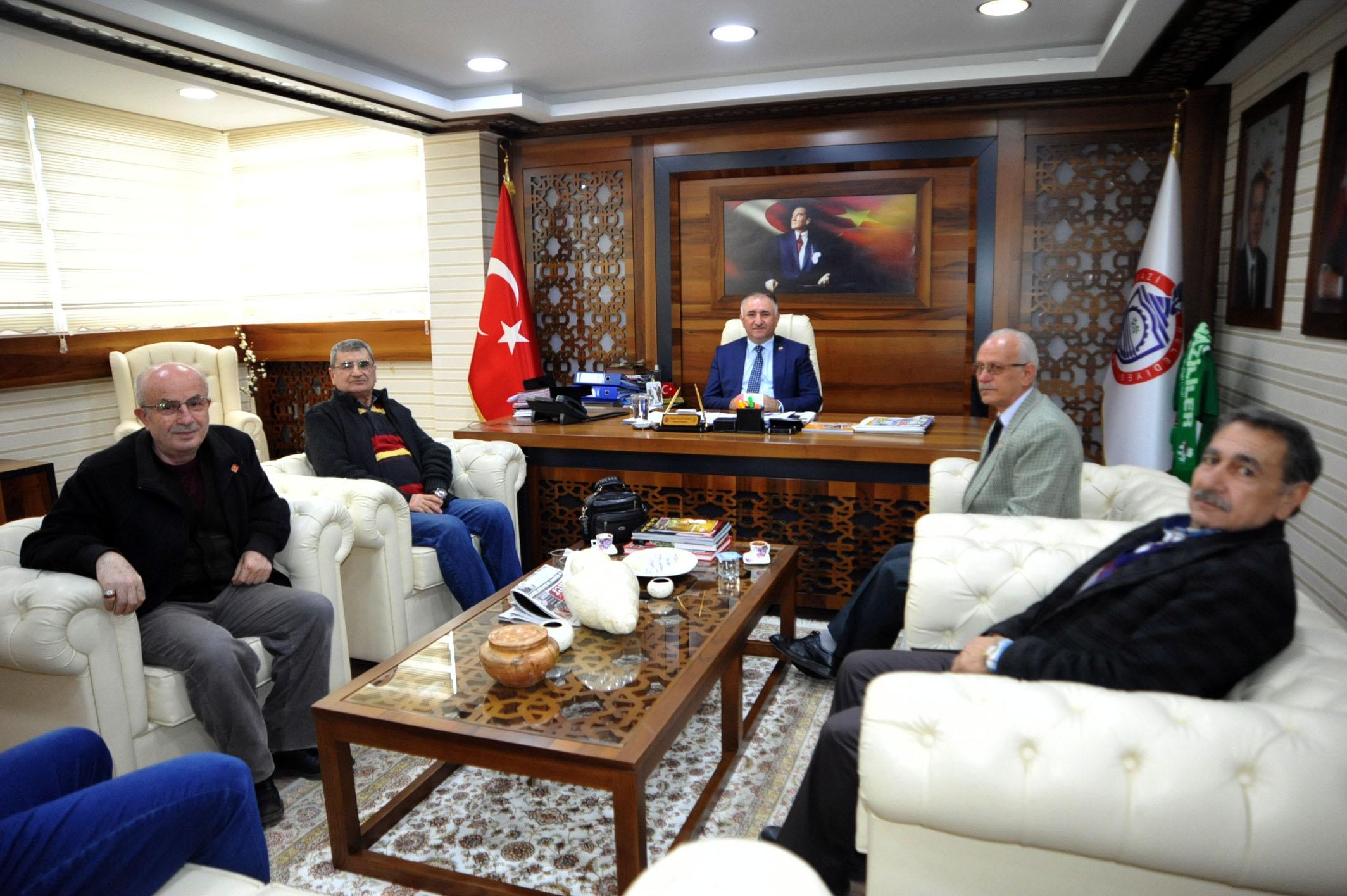 BAŞKAN ÇAĞLAYAN GAZİLER DERNEĞİ YÖNETİMİNİ AĞIRLADI 