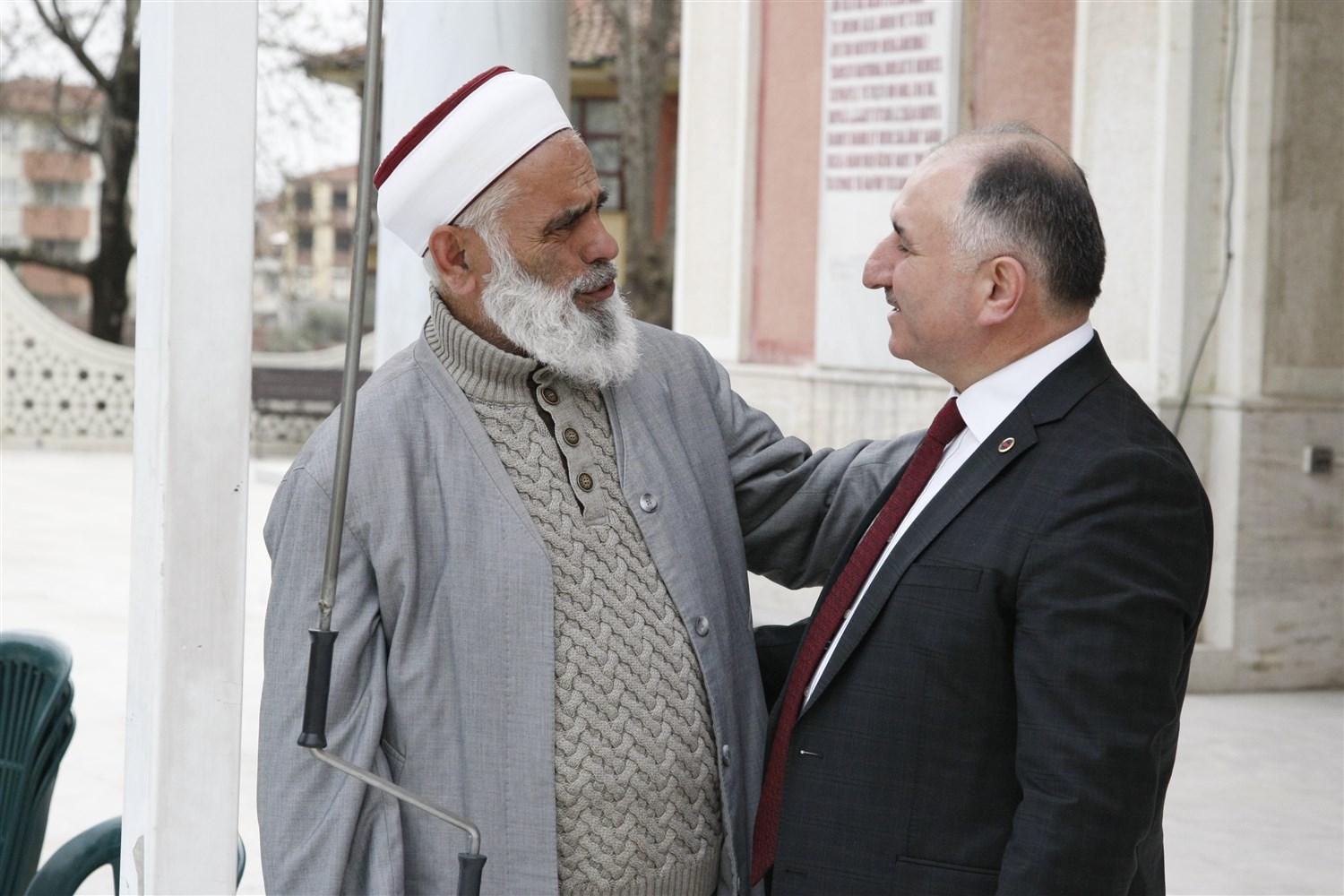 BÜYÜK DESTANIN YILDÖNÜMÜ ETKİNLİKLERİ SABAH NAMAZINDA DUALAR İLE BAŞLADI 