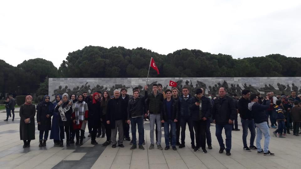 LİSELİ GENÇLER ÇANAKKALE'DE 