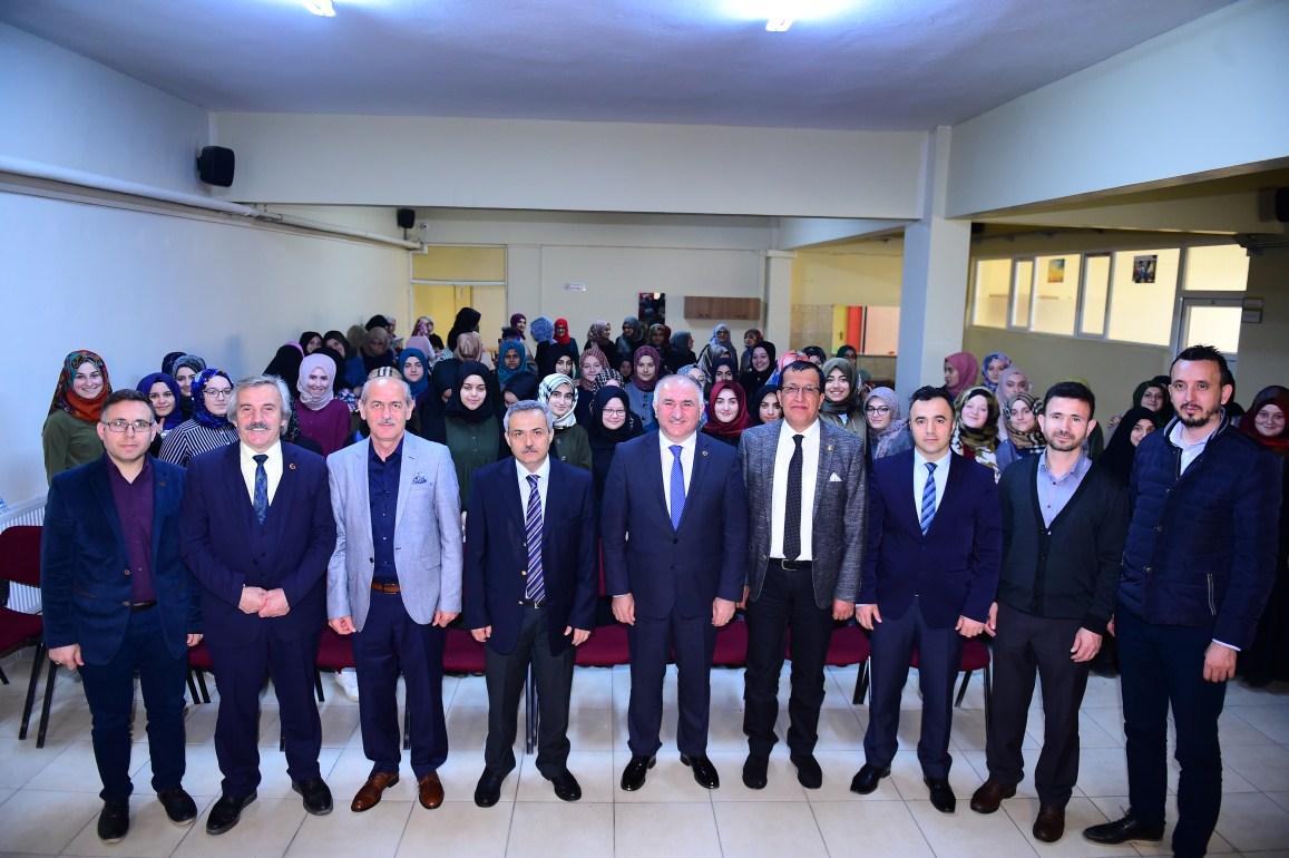 PROTOKOL ÖĞRENCİLERLE BULUŞTU 