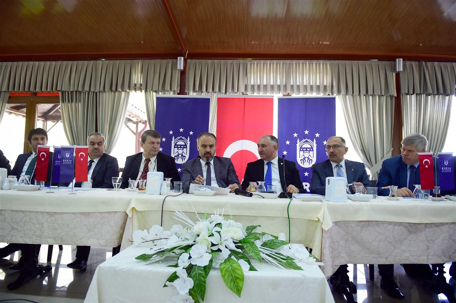 BÜYÜKŞEHİR BELEDİYE BAŞKANI ALİNUR AKTAŞ MUHTARLARLA 2018 PLANLAMASI İÇİN BİR ARAYA GELDİ 