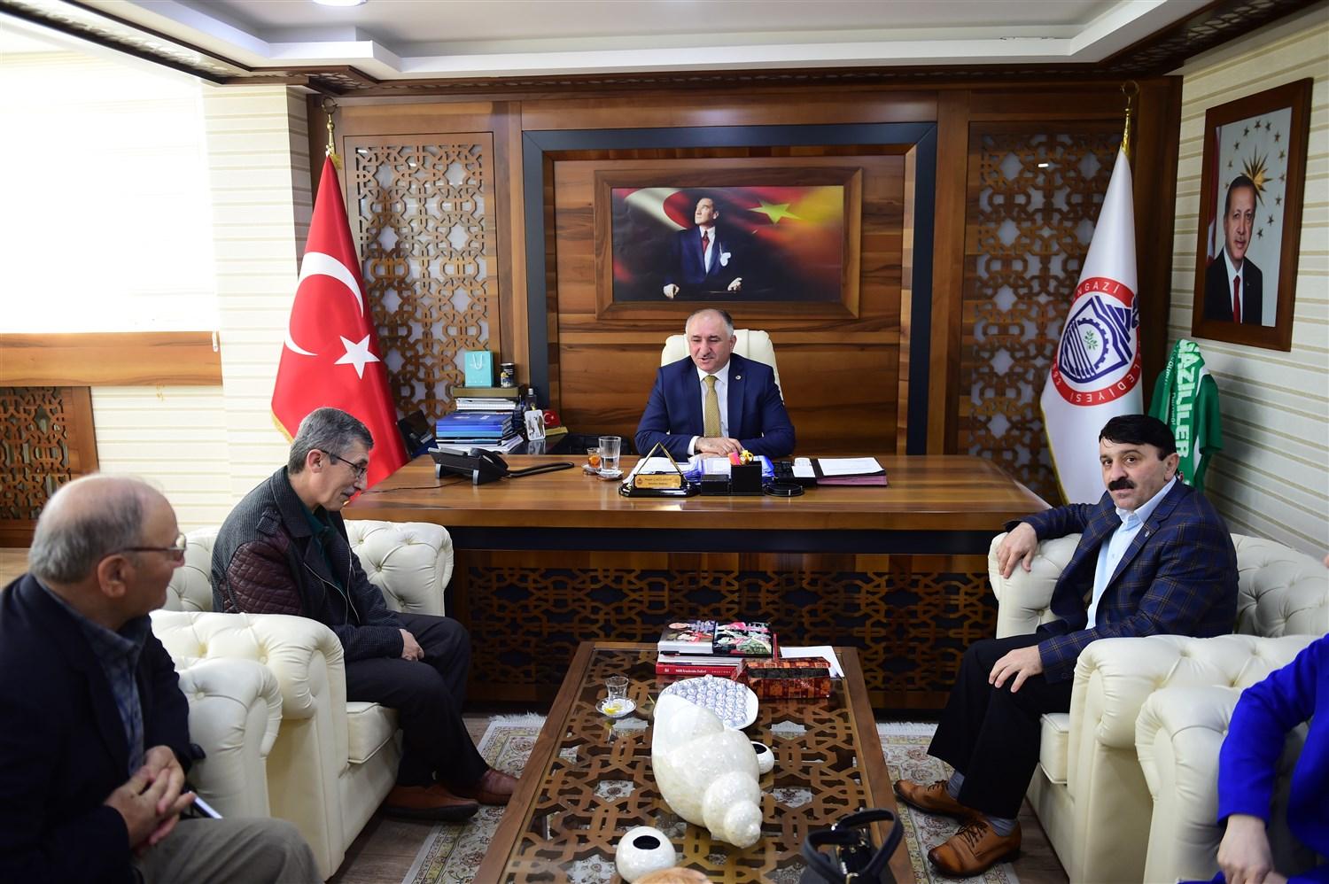 BAŞKAN ÇAĞLAYAN SAKATLAR DERNEĞİ YÖNETİMİNİ AĞIRLADI 