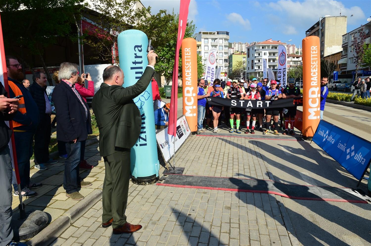 ULTRA MARATON ORHANGAZİ ETABININ STARTINI BAŞKAN ÇAĞLAYAN VERDİ 
