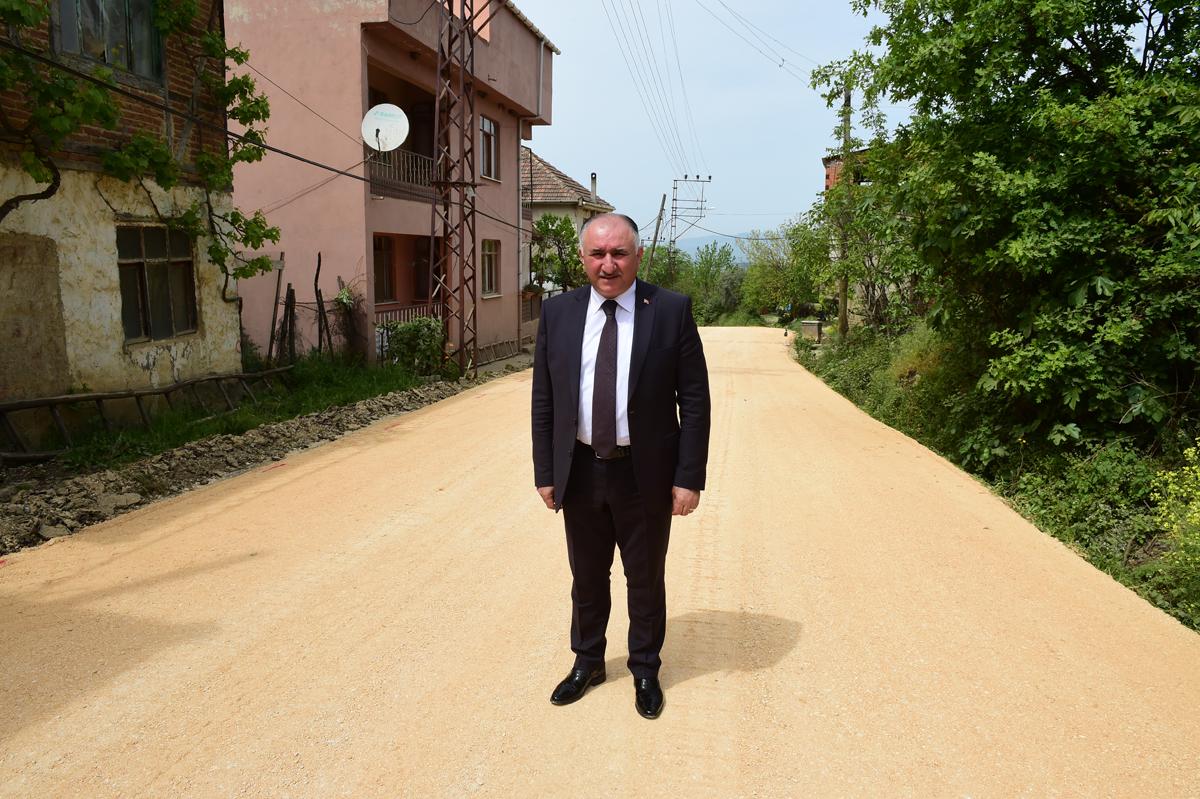 AKHAREM MAHALLESİNDE SICAK ASFALT ÇALIŞMALARI BAŞLADI 