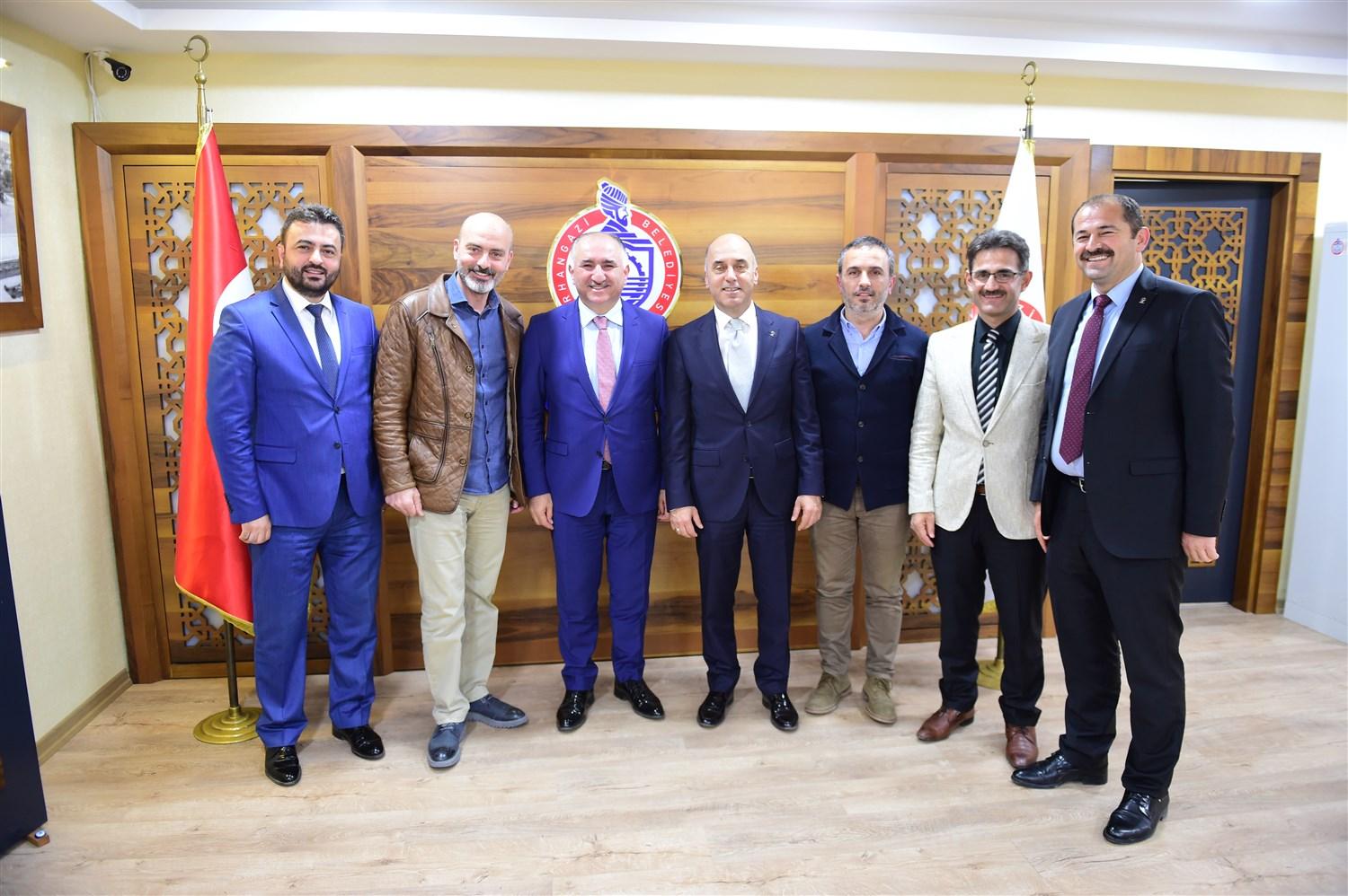 AK PARTİ İLÇE BAŞKANLARINDAN ÇAĞLAYAN’A ZİYARET 