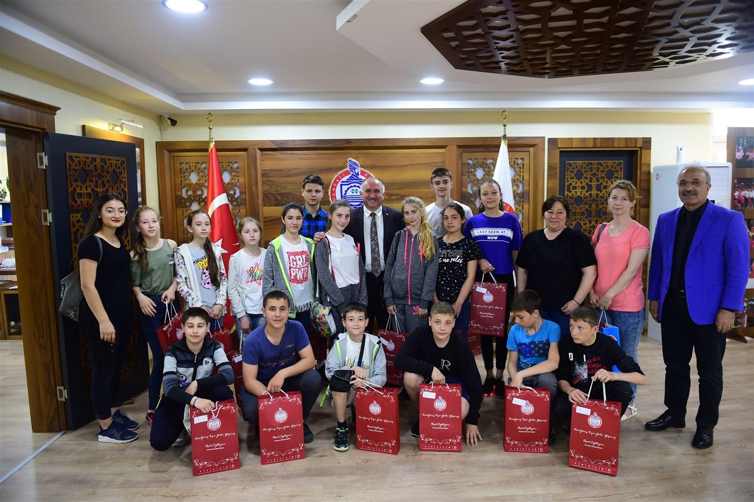 GAGAVUZ CUMHURİYETİ KIPÇAK HEYETİ BAŞKAN ÇAĞLAYAN’I ZİYARET ETTİ 