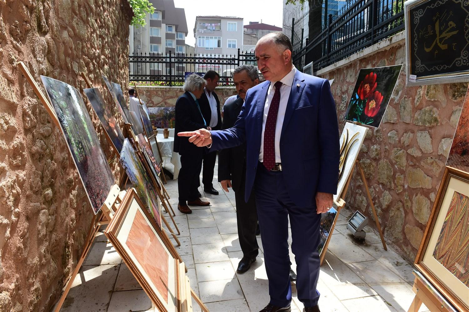 FETİH ŞENLİKLERİ “GEÇMİŞTEN GÜNÜMÜZE” SERGİSİ AÇILDI 