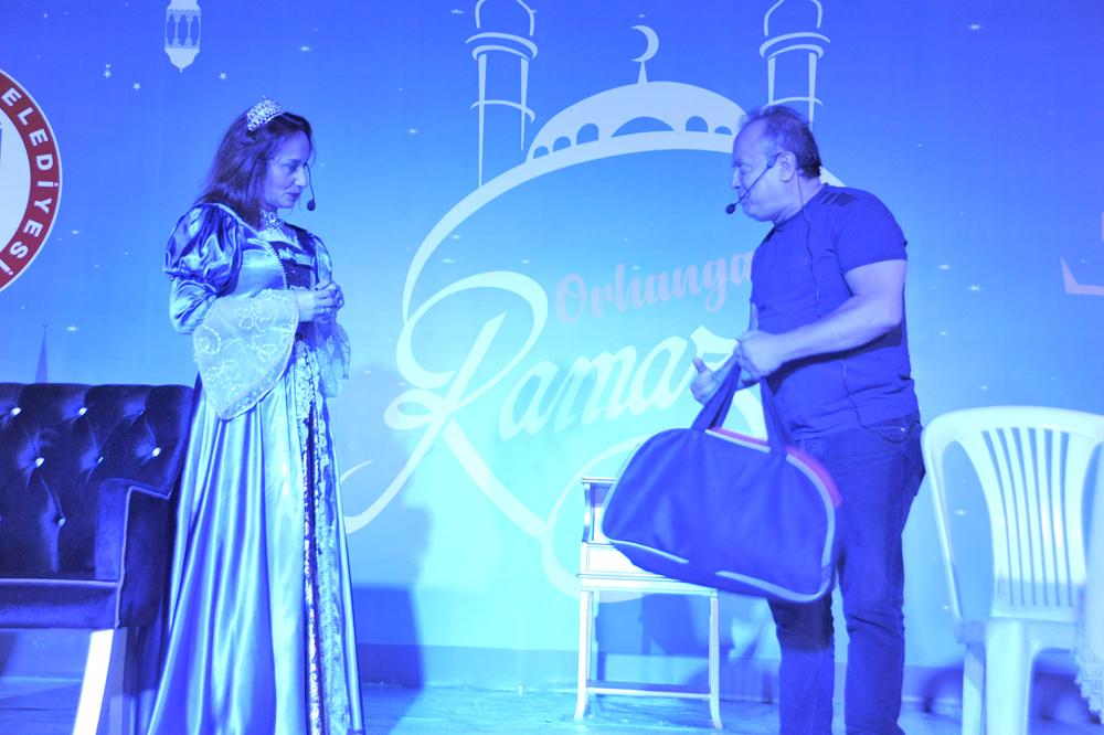 VAY SEN MİSİN BEN OLAN' ADLI TİYATRO ESERİ BÜYÜK İLGİ GÖRDÜ 