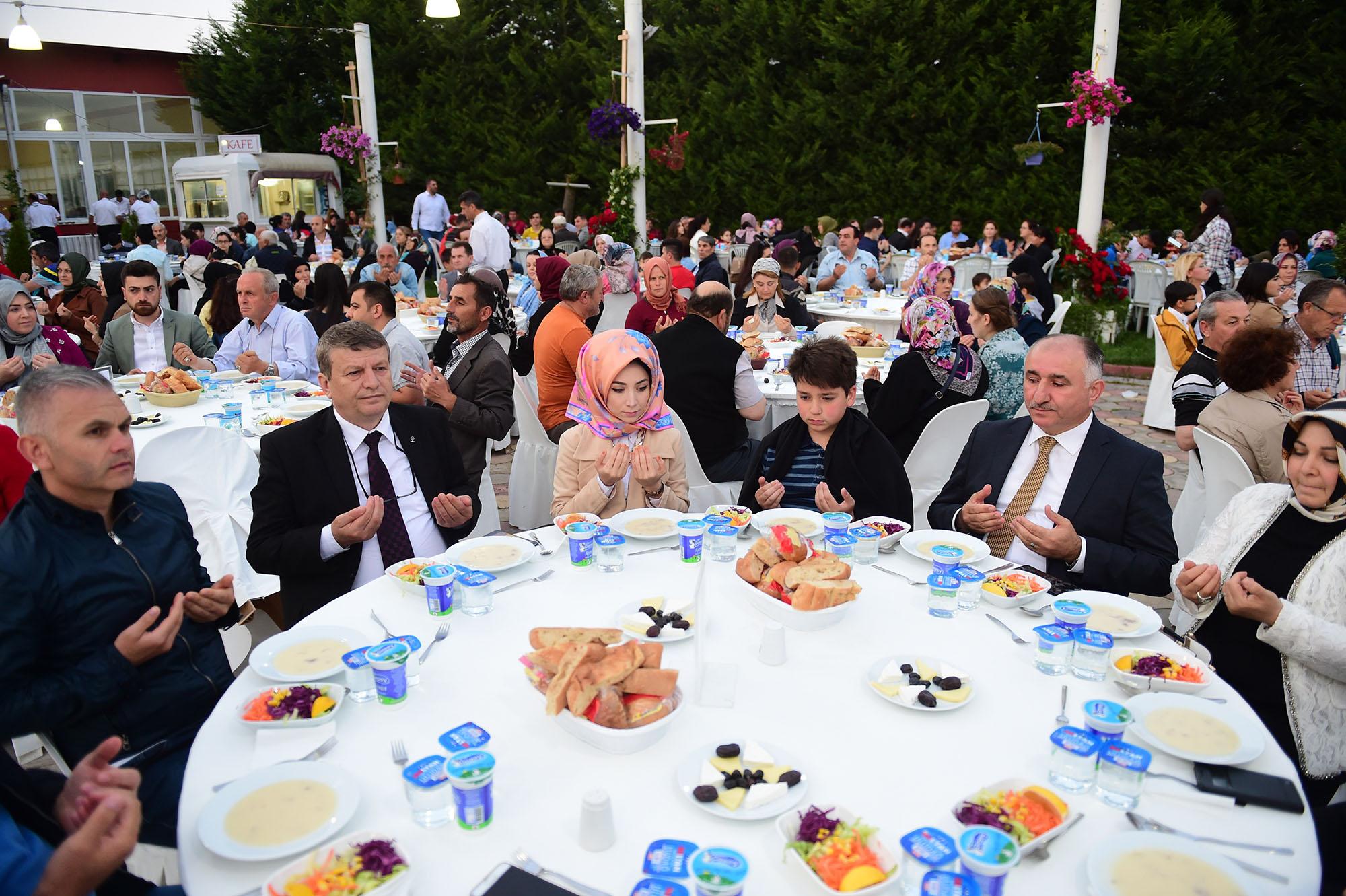 ÇAĞLAYAN;BİZ BÜYÜK BİR AİLEYİZ 