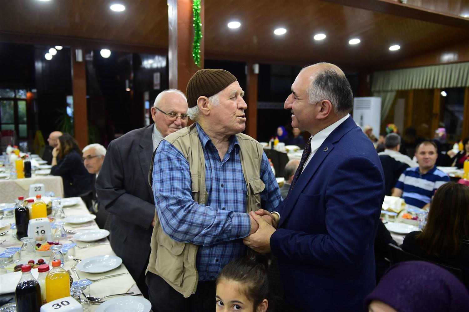 BAŞKAN ÇAĞLAYAN ŞEHİT AİLELER VE GAZİLERLE İFTARDA BULUŞTU 