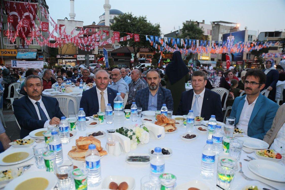 BİNLERCE ORHANGAZİLİ BÜYÜKŞEHİR’İN İFTARINDA BULUŞTU 