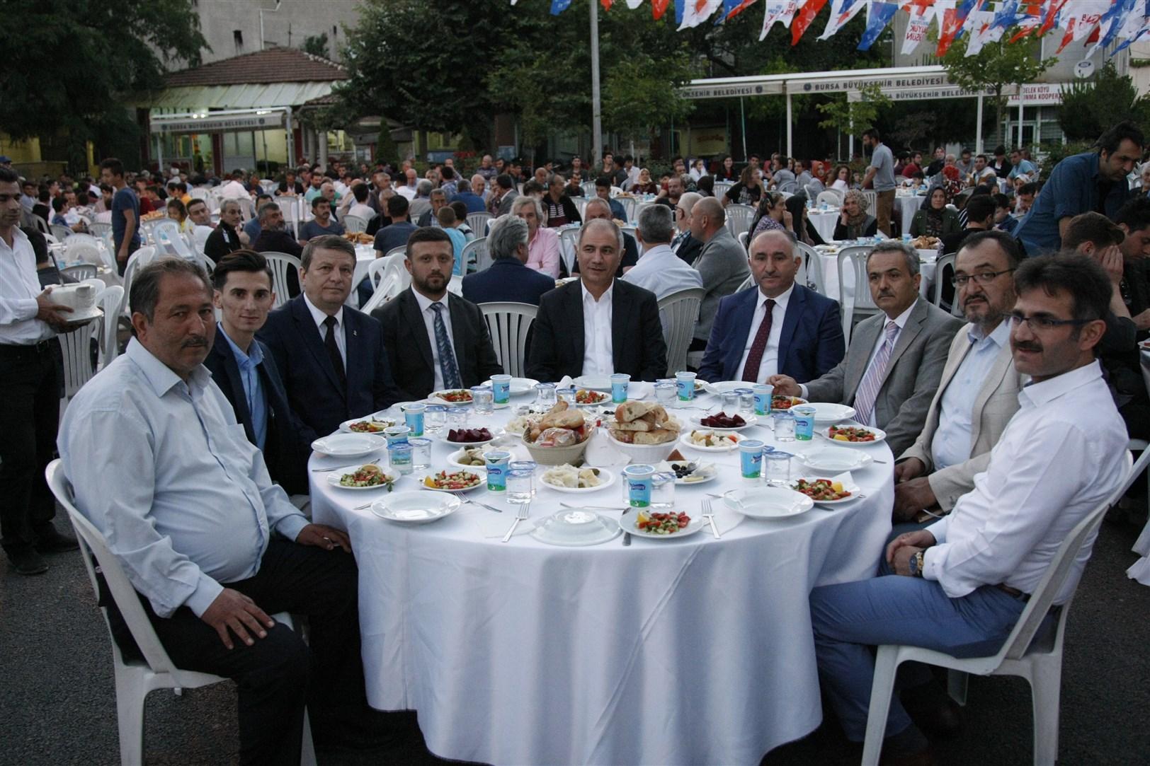 İFTAR SOFRASI GEDELEK'TE KURULDU 