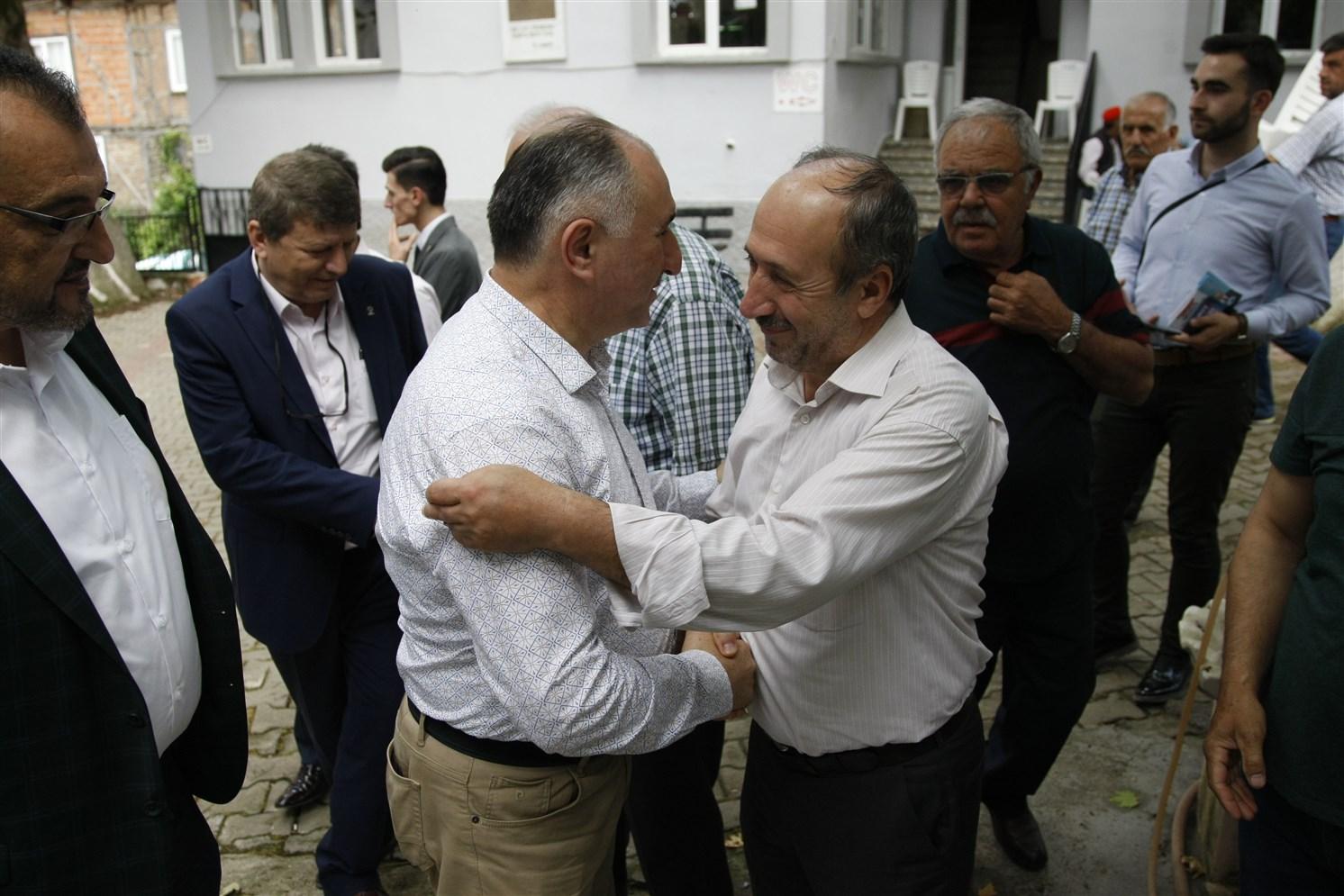 ÇAĞLAYAN BAYRAMDA KAPI KAPI DOLAŞTI 