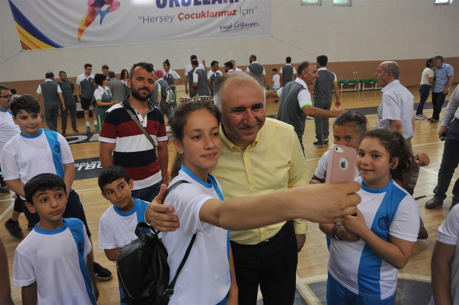 YAZ SPOR OKULLARI SPORCU ORDUSU İLE BİRLİKTE BAŞLADI 