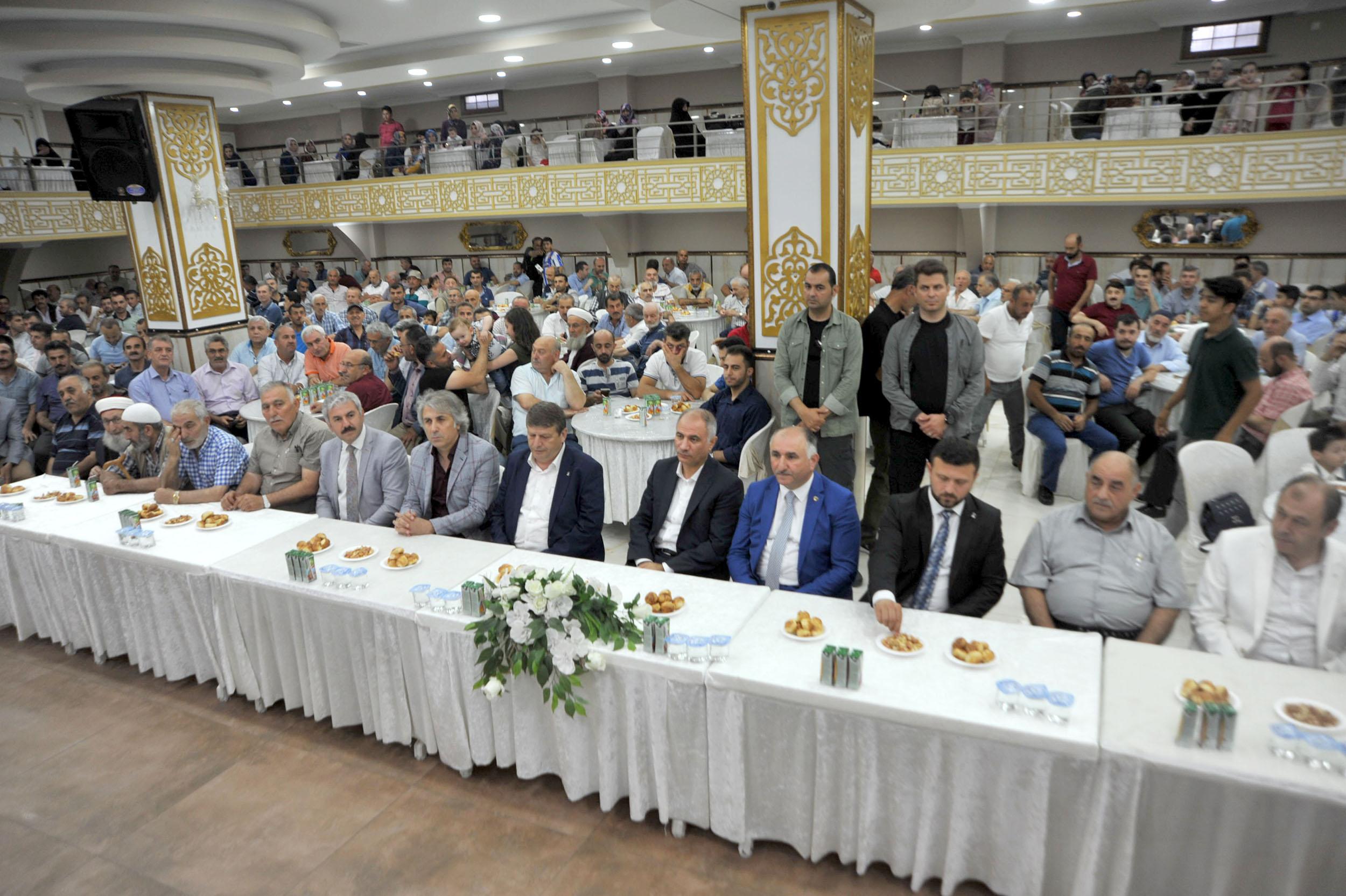 ÖNCEKİ DÖNEM İÇİŞLERİ BAKANI EFKAN ALA ORHANGAZİ’DE HEMŞEHRİLERİ İLE BULUŞTU 