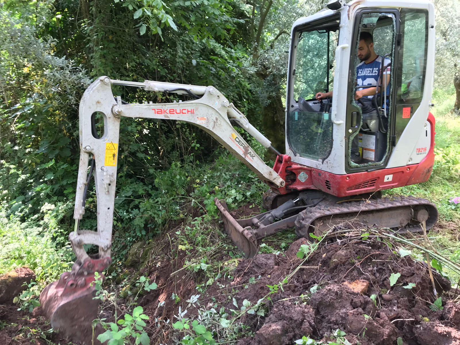 PAŞAPINAR MAHALLESİNDE ARAZİ YOLLARINA DÜZENLEME VE DERE ISLAH ÇALIŞMALARI 