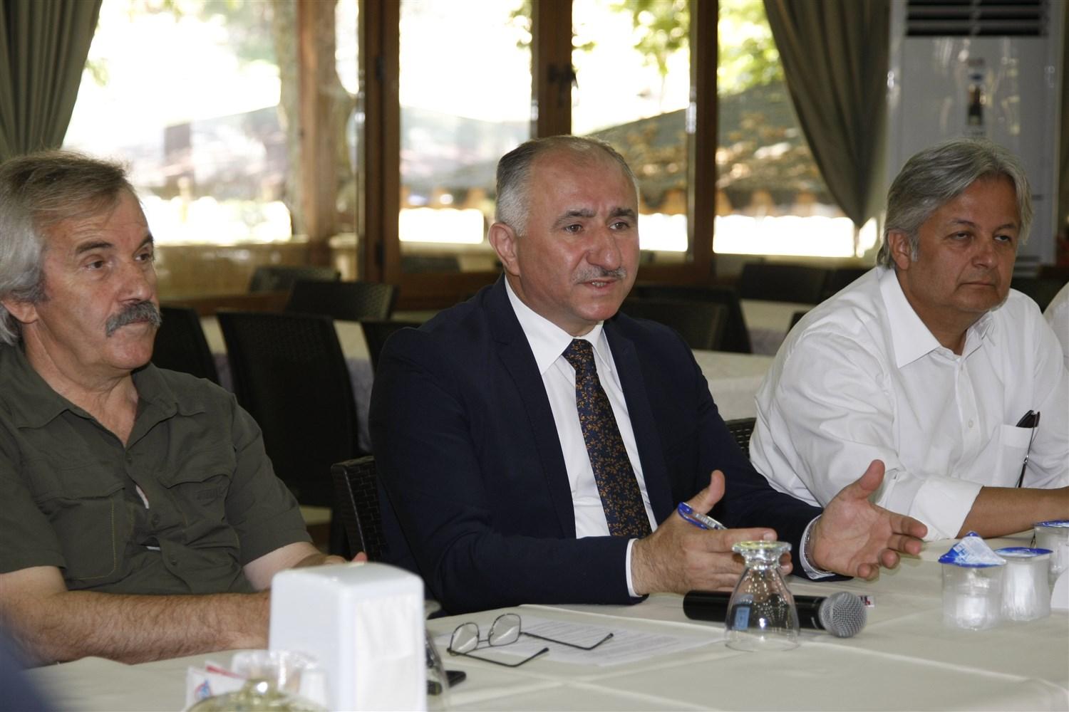 BAŞKAN ÇAĞLAYAN MUHTARLARLA BİR ARAYA GELDİ, MAHALLELERDE YAPILACAK ÇALIŞMALARIN PLANLAMASINI YAPTI 