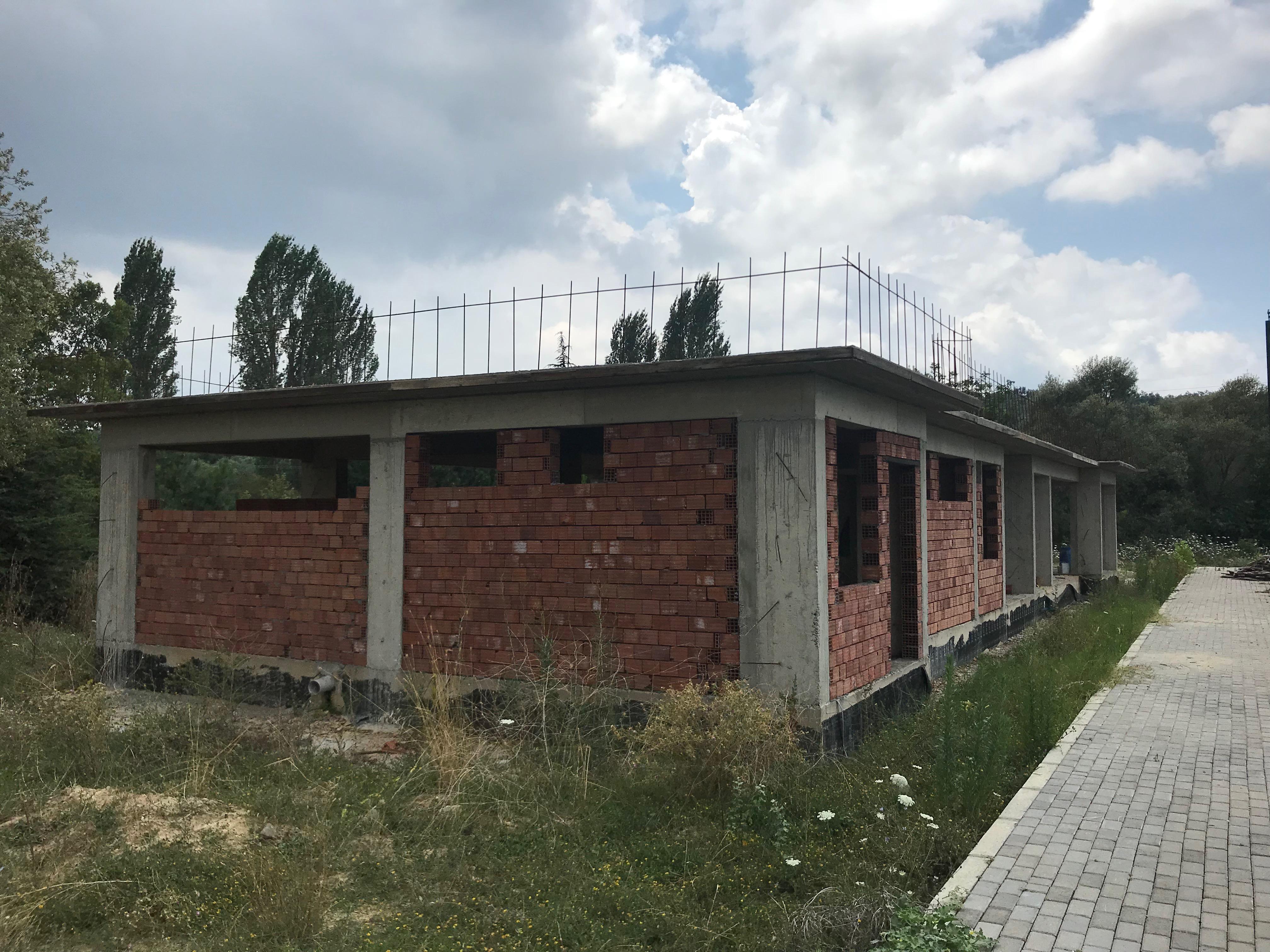 YENİKÖY SAHASINDA SOYUNMA ODASI İNŞAATI BAŞLADI 