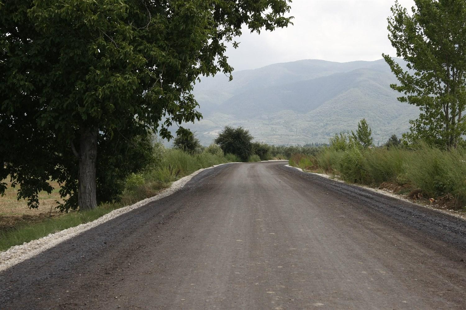 ASFALT ÇALIŞMASI İLE 6 MAHALLE BİRBİRİNE BAĞLANIYOR 