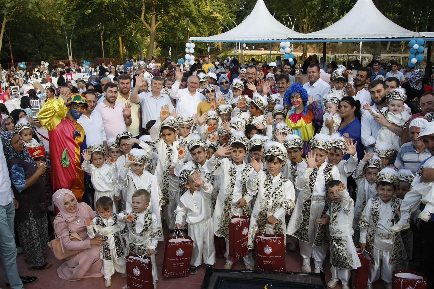 SÜNNET ŞÖLENİ BÜYÜK BİR ÇOŞKUYLA KUTLANDI 