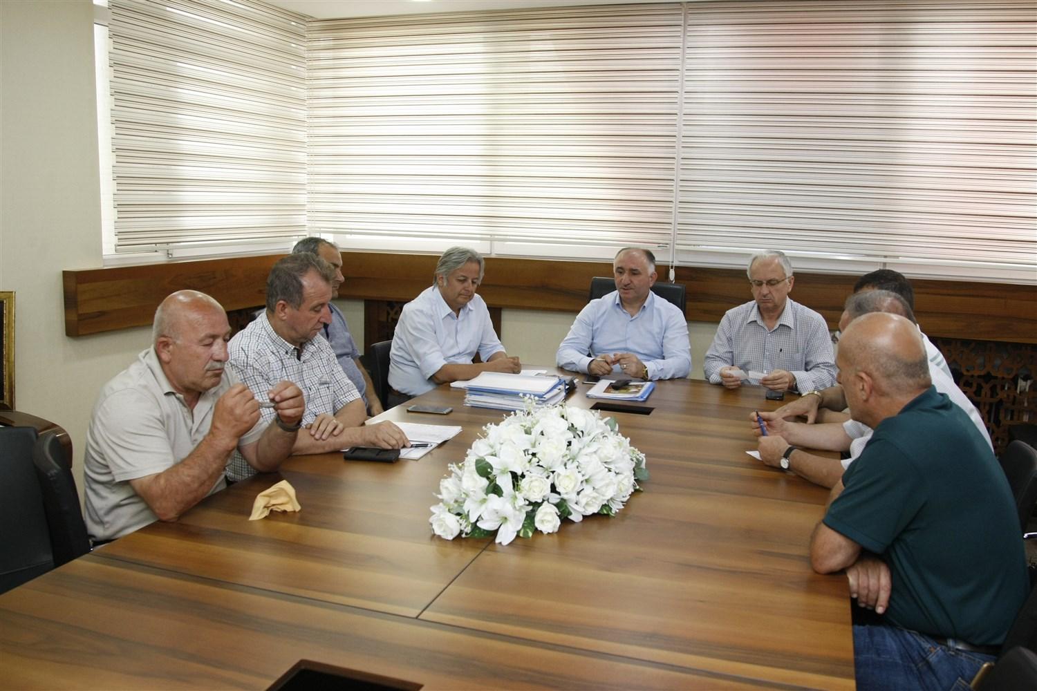 İHTİYAÇ DUYULAN BÖLGELERDE YENİ CAMİ İNŞAATLARI İÇİN İLK KAZMA VURULUYOR 