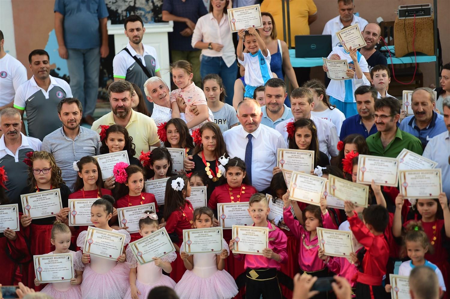 YAZ SPOR OKULLARINA MUHTEŞEM KAPANIŞ TÖRENİ 