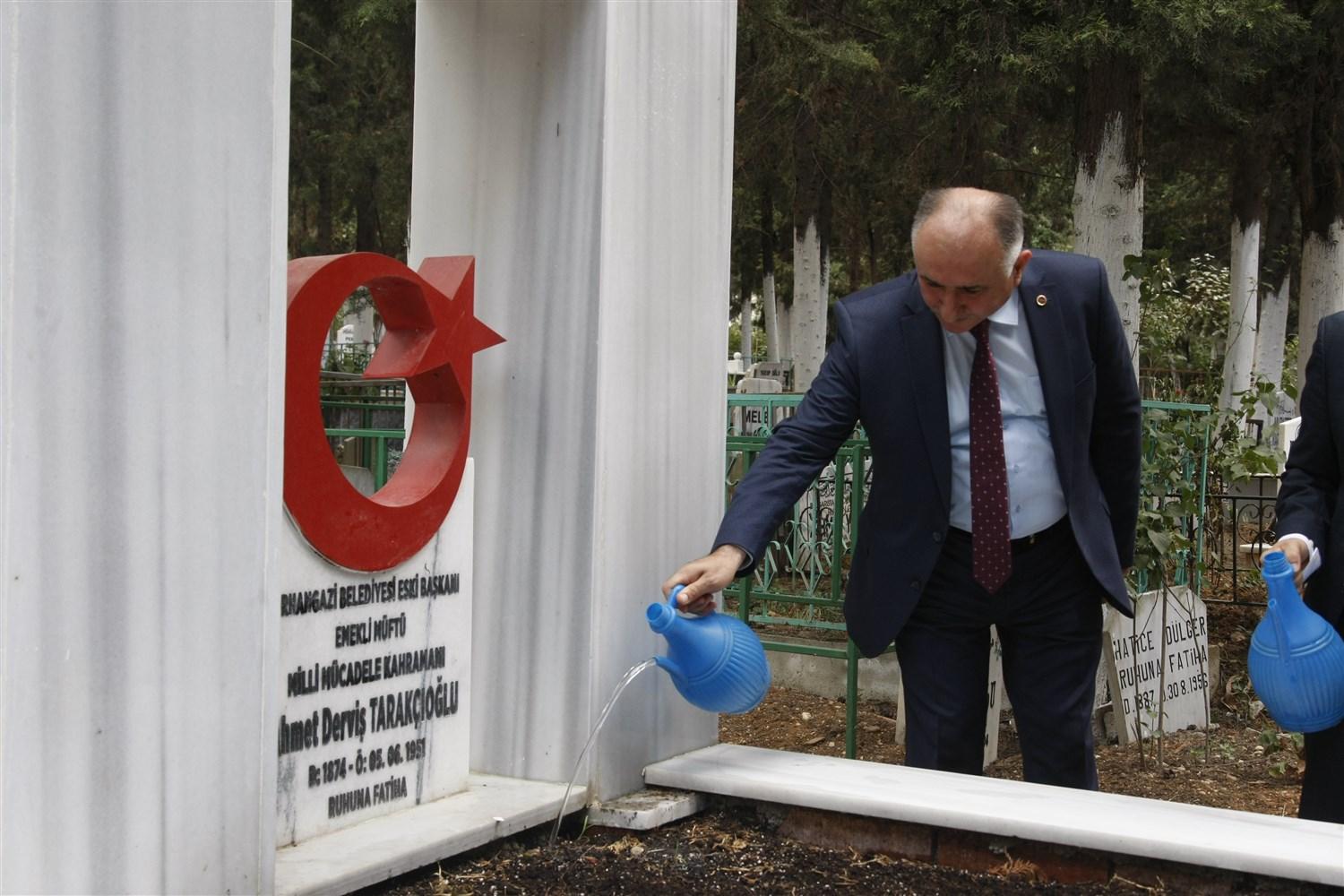 MİLLİ MÜCADELE KAHRAMANLARI MEZARI BAŞINDA ANILDI 