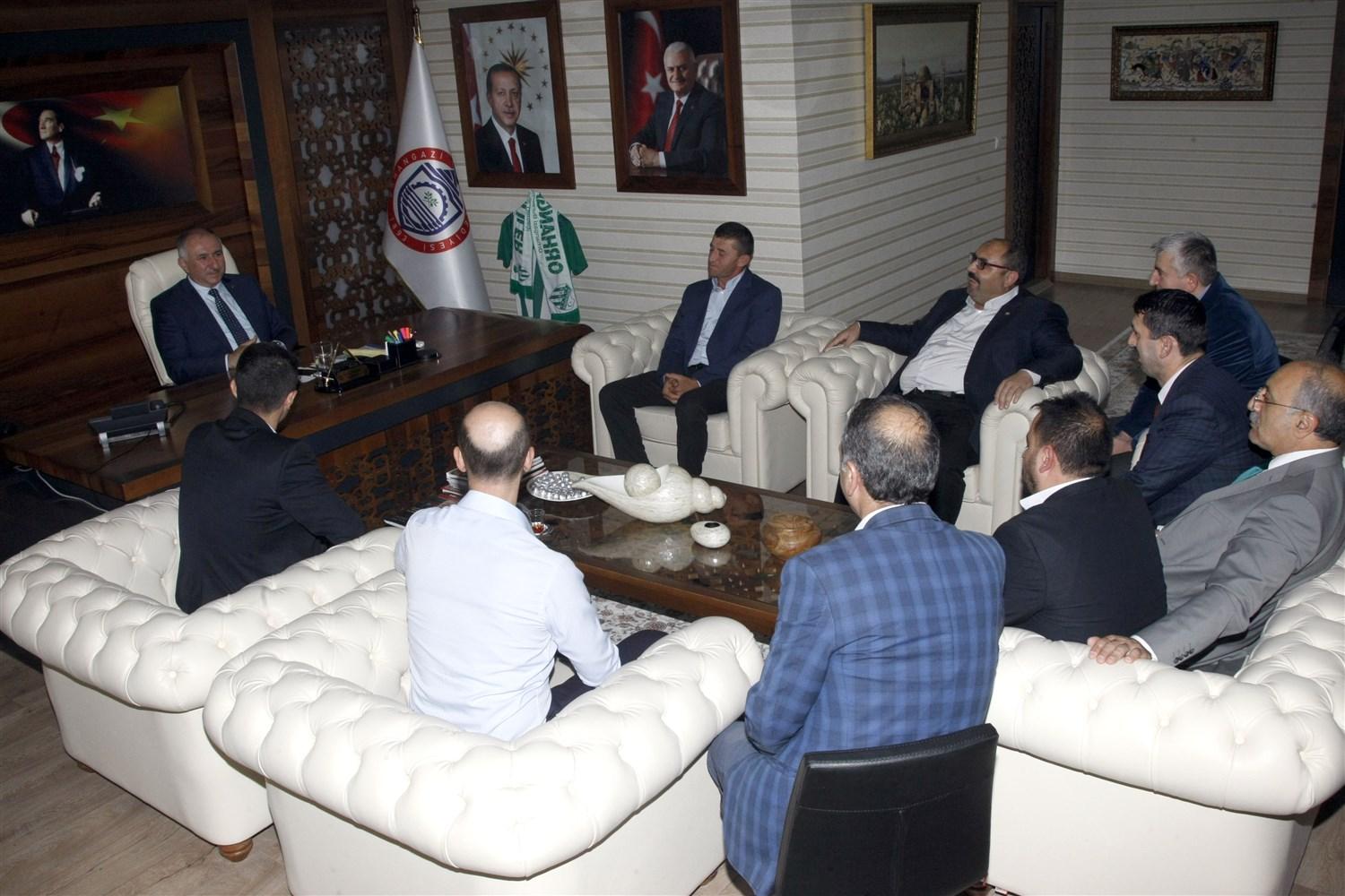 BAŞKAN ÇAĞLAYAN BEM-BİR SEN YENİ YÖNETİMİNİ AĞIRLADI 