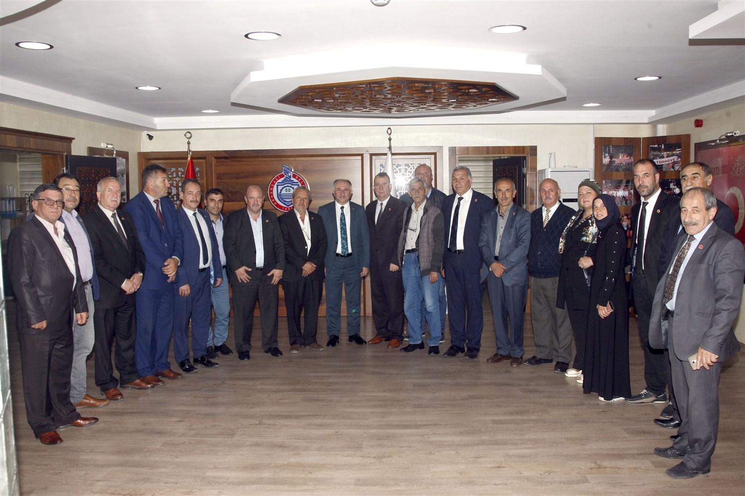 MUHTARLARDAN BAŞKAN ÇAĞLAYAN'A MUHTARLAR GÜNÜ ZİYARETİ 