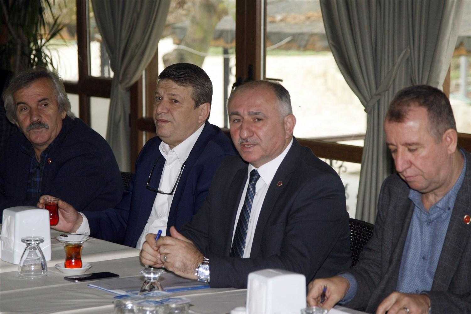 BAŞKAN ÇAĞLAYAN MAHALLE MUHTARLARI İLE BİR ARAYA GELDİ 