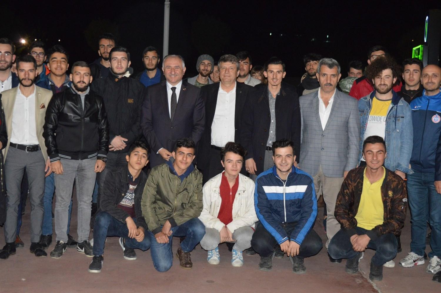 GENÇLERLE BİR ARAYA GELDİK 